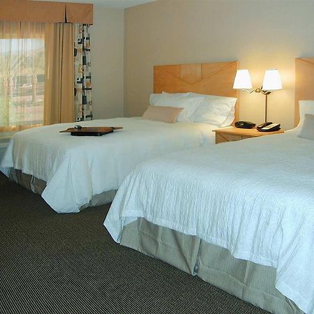 Hampton Inn & Suites Highland San Bernardino Pokoj fotografie