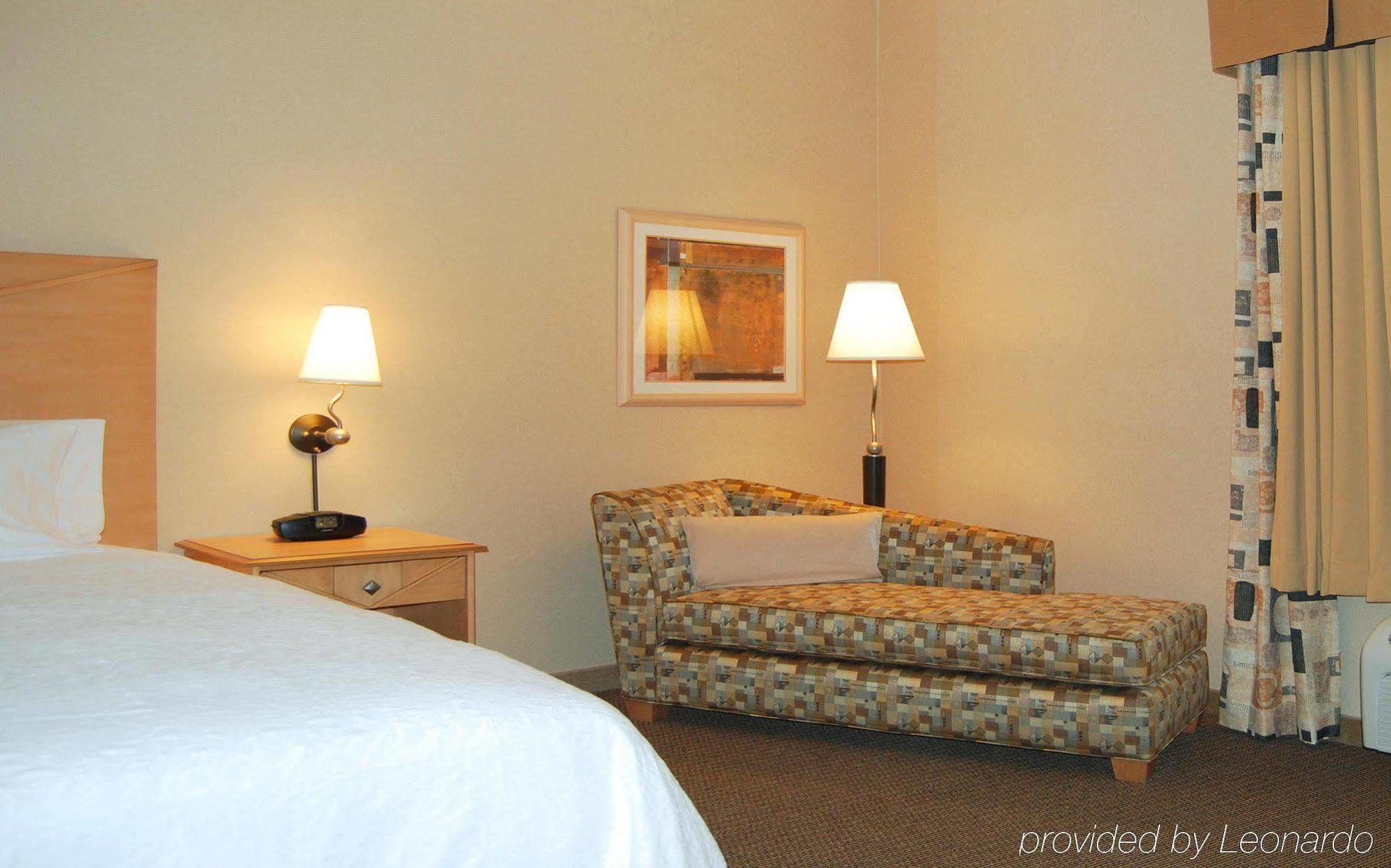 Hampton Inn & Suites Highland San Bernardino Pokoj fotografie